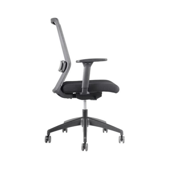silla Ranco ejecutiva, profesional, respaldo malla gris o negra, asiento tapizado negro, sincronica, brazos regulables