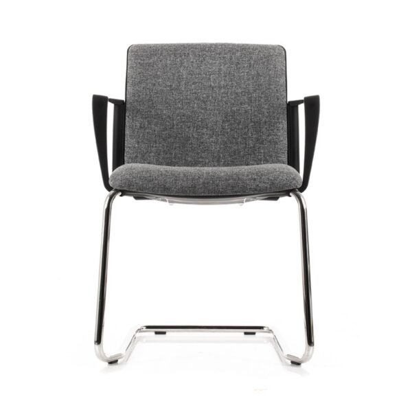 Silla de visita o multiproposito Logan Trineo, estructura cromada o negra, asiento y respaldo tapizados. Con brazos fijos
