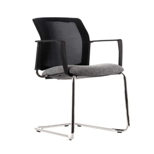 Silla de visita o multiproposito Logan Trineo, estructura cromada o negra, asiento tapizado, respaldo de malla, con brazos