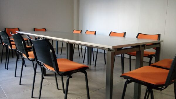 ESCRITORIO SALA CAPACITACIÓN - Imagen 4