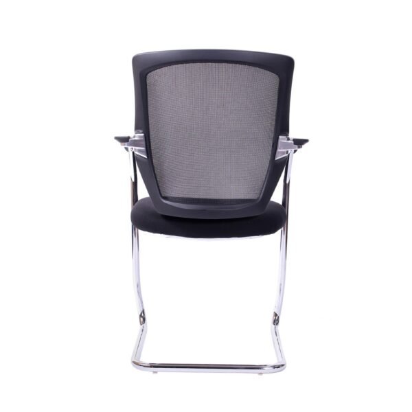 Silla de visita Tera, estructura trineo cromada, brazos fijos, respaldo de malla y asiento tapizado