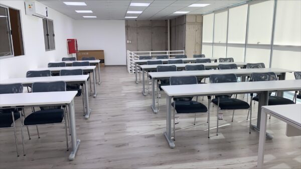 ESCRITORIO SALA CAPACITACIÓN - Imagen 2