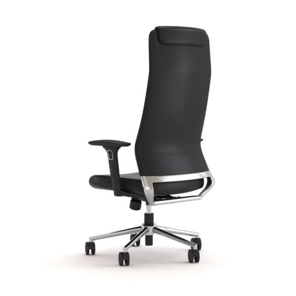 silla gerencial o ejecutiva de respaldo alto, completa tapizada en PU negro, brazos regulables, base estrella cromada