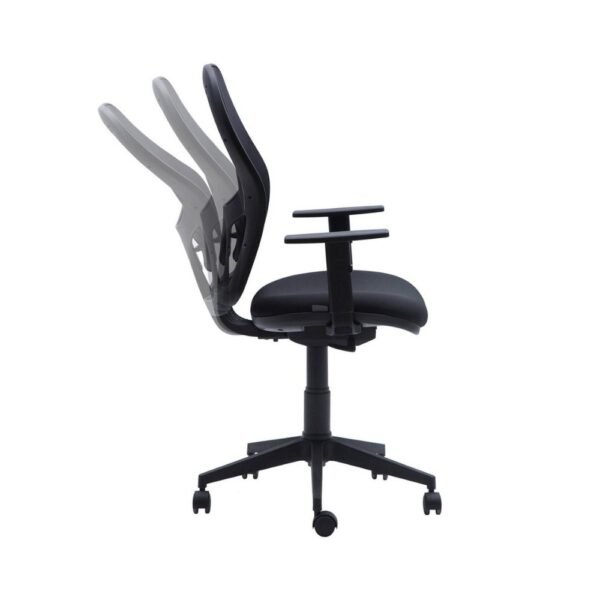Silla ejecutiva de resplado alto, malla negra, asiento tapizado, brazos regulables