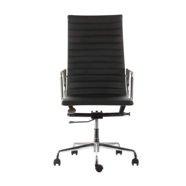Silla de respaldo alto, completa tapizada en ecocuero, brazos metalicos cromados, estrella cromada